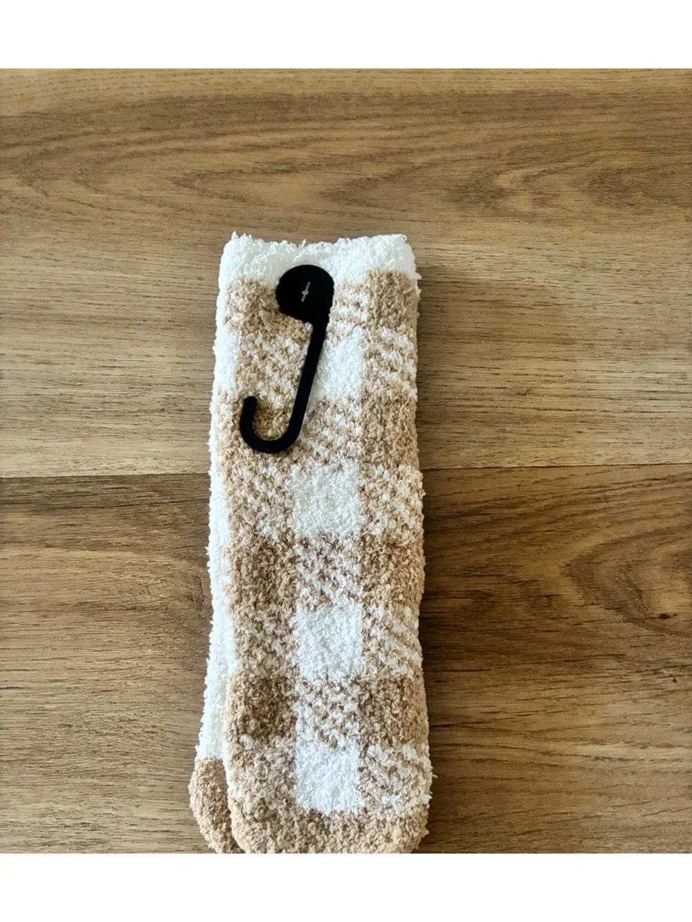 Old Navy Kids Fuzzy Plaid Slipper Socks Cream Tan Non Slip NWT